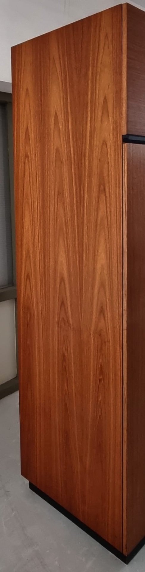 Mid Century Kleiderschrank – Kleiderschränke, Wood (photo 23 of 30)