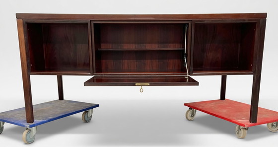 Image 1 of Gunni Omann Model 77 palissanderhouten bureau, jaren 60.