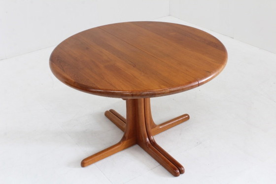 Table de salle à manger ronde extensible vintage danoise en teck massif, années 1960 (photo 9 of 9)