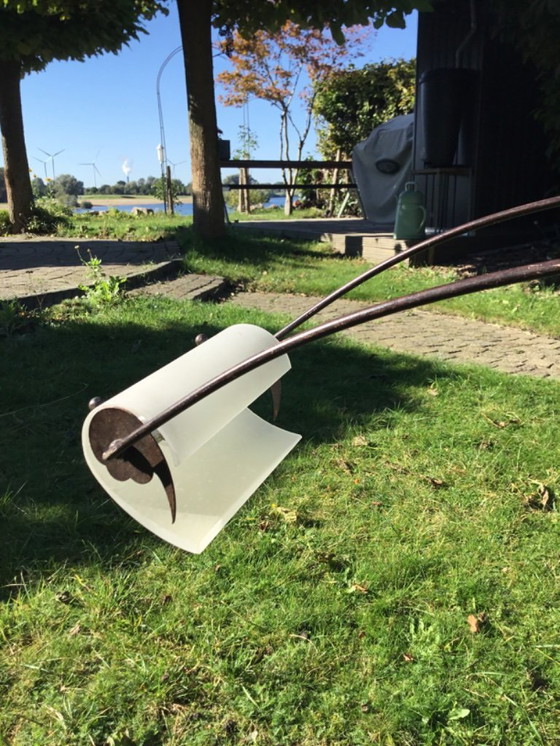 Image 1 of Lampada a sospensione, struttura in bronzo con 2 paralumi in vetro di Murano