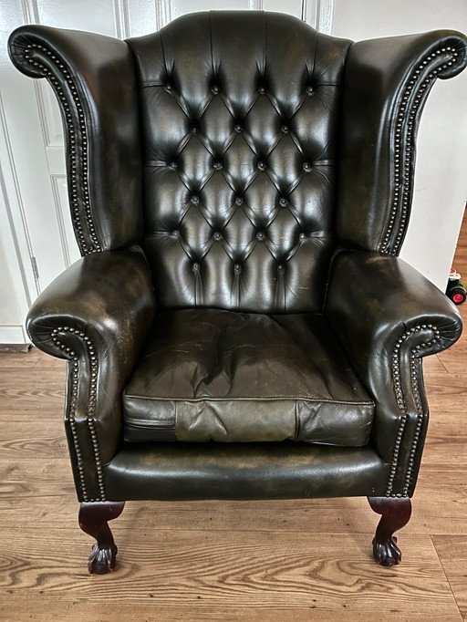 Luxuriöser Chesterfield-Sessel in warmem Braun