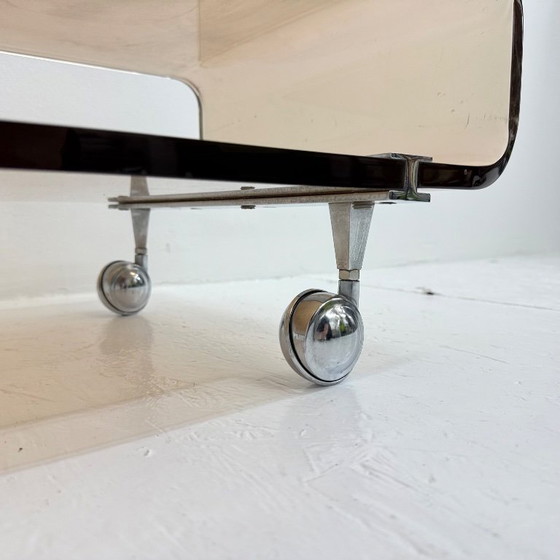 Image 1 of Mesa de centro de plexiglás de mediados de siglo, diseñada por Michel Dumas para Roche Bobois en 1972.