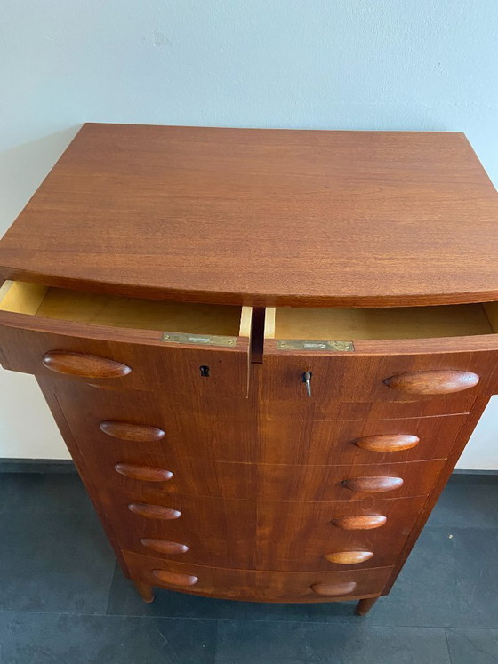 Image 1 of Vintage Danish chest of drawers with 8 drawers