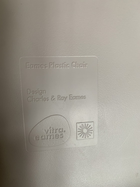 Image 1 of Chaise Vitra Eames couleur 25 - 2 pièces