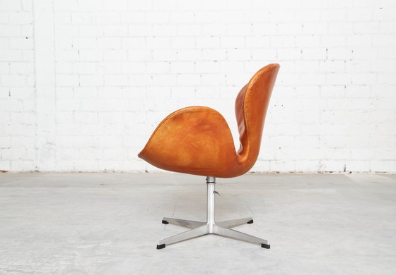 Image 1 of Sedia Swan disegnata da Arne Jacobsen per Fritz Hansen