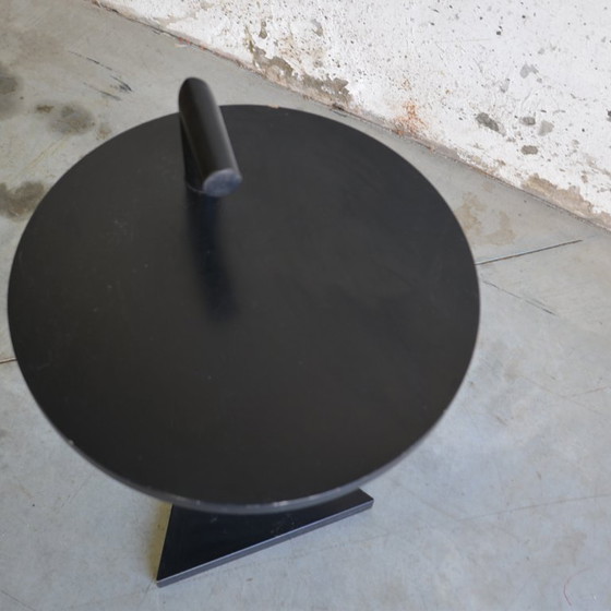 Image 1 of 1x Memphis side table