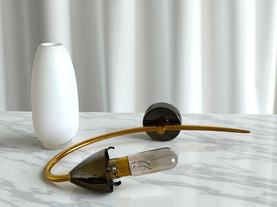 Image 1 of Lampada applique minimalista in vetro opalino