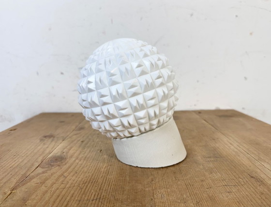 Image 1 of Applique murale vintage en porcelaine blanche, années 1970