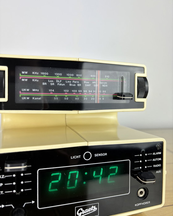 Image 1 of Orologio radio Graetz Form 100A, anni &#39;70, era spaziale, sveglia vintage, orologio digitale, design di metà secolo, Germania