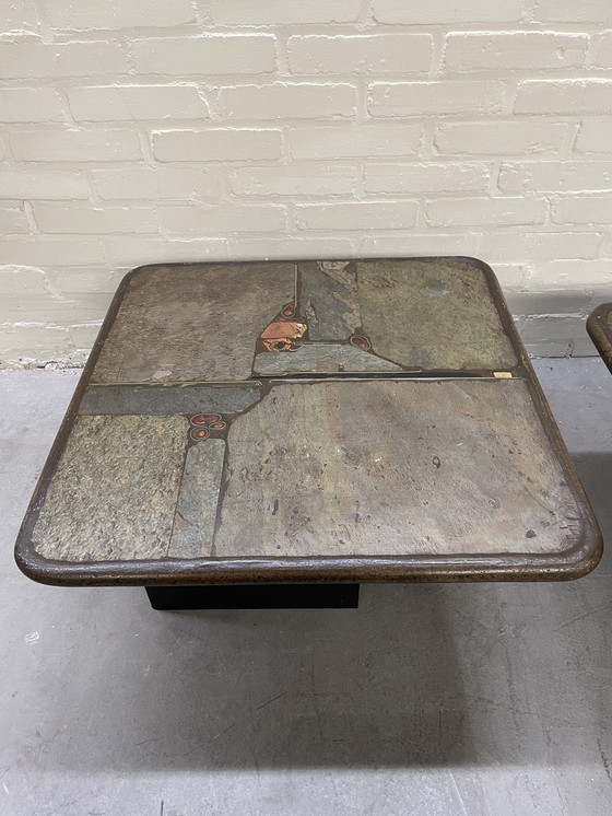 Image 1 of 2 tables d'appoint en pierre naturelle, Paul Kingma