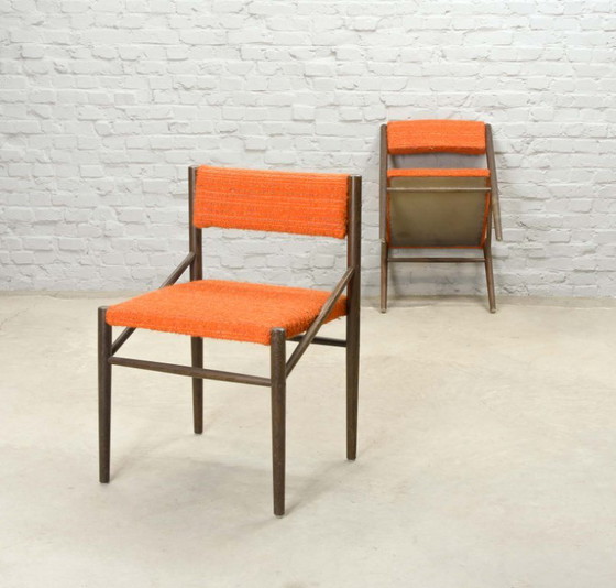 Set aus 4 Esszimmerstühlen aus Wengé-Holz mit orangefarbenem Bouclé-Stoffbezug. Niederlande, 1960er Jahre. (photo 9 of 13)