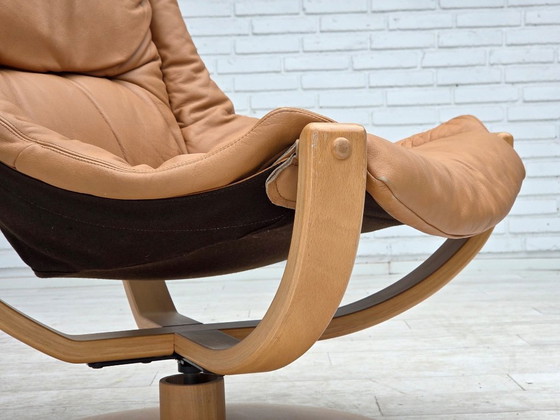 Image 1 of Scandinavische draaibare fauteuil uit de jaren 80, meubelleer, gebogen hout.