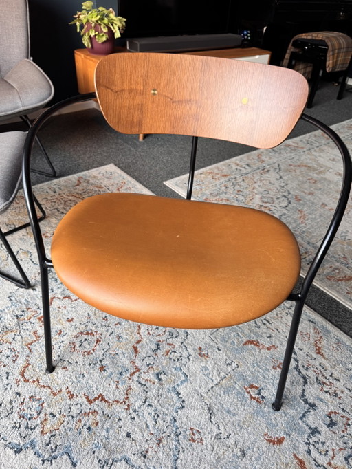 &Tradition - Pavilion AV6 cuero color coñac, nogal lacado, – fauteuils, Leather, Wood