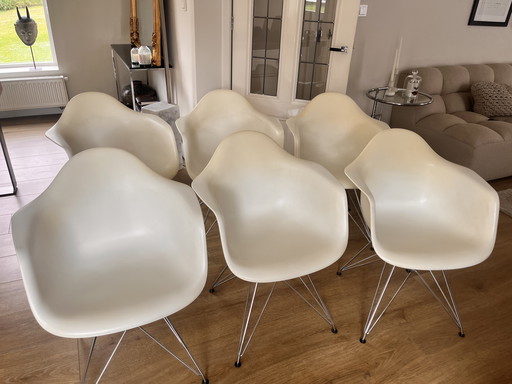 6 x Vitra Eames DAR Stühle