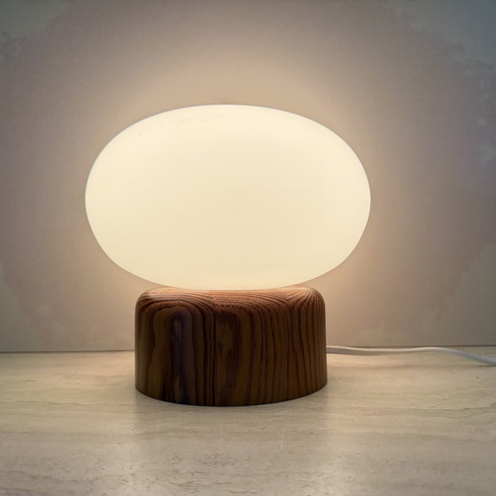 Image 1 of Lampe de table vintage en verre au lait avec base en bois par Bestform Freudenberg , 1970