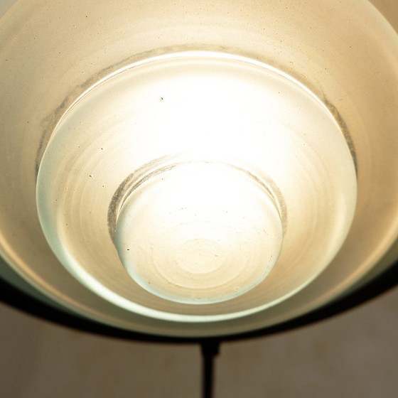 Image 1 of Stehleuchte "Scheibe" aus Metall und sandgestrahltem Glas