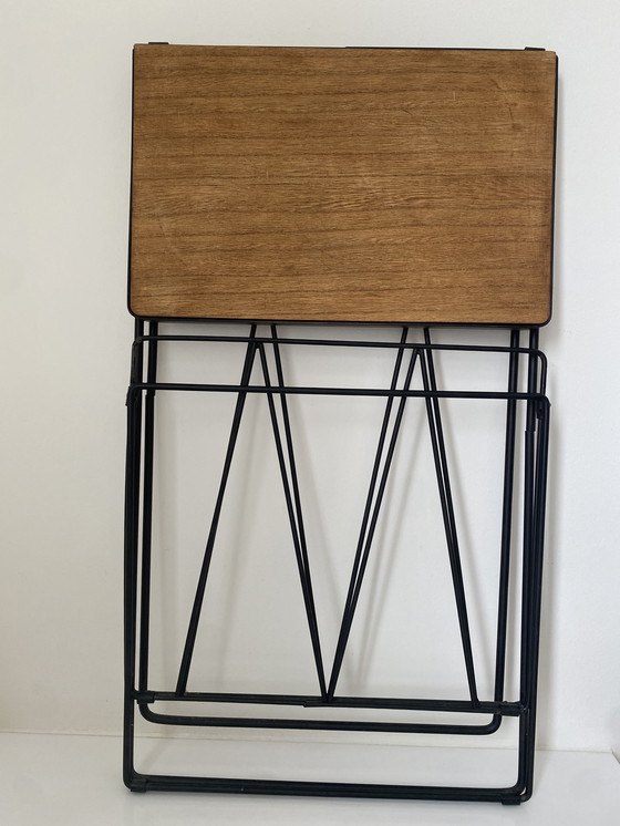 Image 1 of Table d'appoint pliante avec porte-revues des années 1960.
