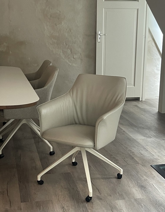 Image 1 of Leolux Mara Twist Stühle (6)