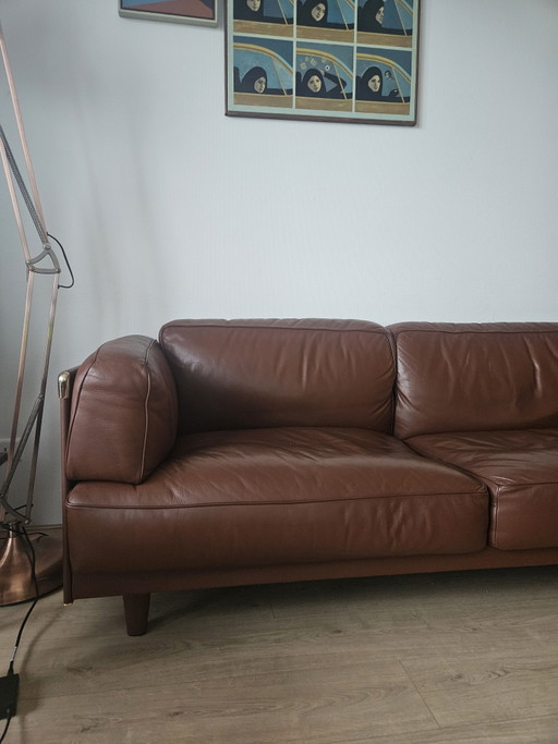 Bequemes braunes Ledersofa 2,5-Sitzer (Poltrona Frau)