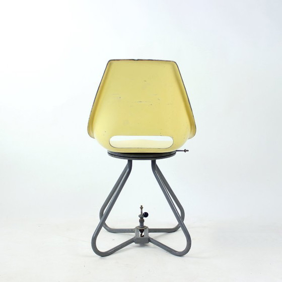 Image 1 of Gelber Straßenbahnstuhl von Miroslav Navratil für Vertex, 1960er Jahre