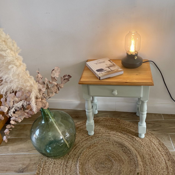 Image 1 of Mesilla de noche