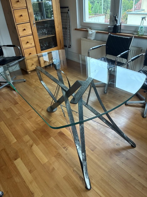 Design eettafel van glas met stalen frame – Metal (photo 4 of 8)