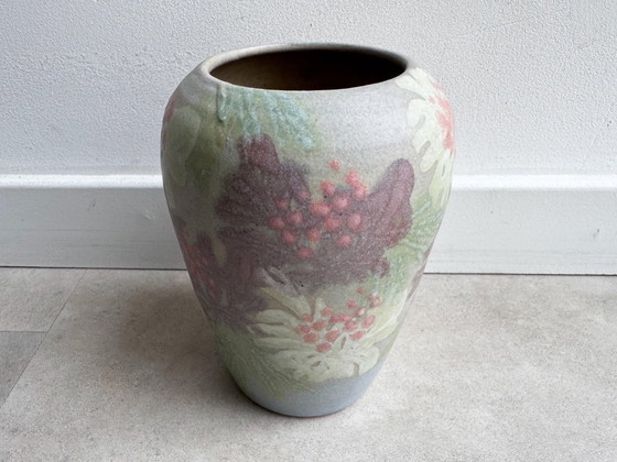 1x Studio Ceramic Vase With Flowers - Pastel Colors (photo 3 of 8)