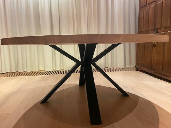 Image 1 of Esstisch aus Eiche für 8 Personen