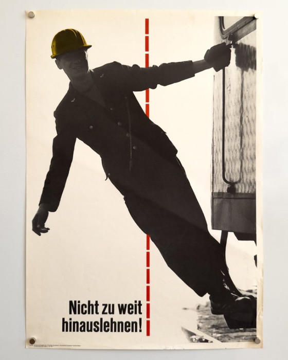 Image 1 of 🚆 Nicht zu weit hinauslehnen – 1966 – Original A2 Sicherheitsplakat der Deutschen Bundesbahn | Siebdruck | 59,4 × 42,0 cm 