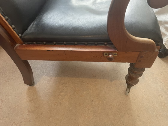 Antiker englischer Ledersessel mit verstellbarer Rückenlehne. – Verstellbarer relaxsessel, Wood, Leather (photo 6 of 6)