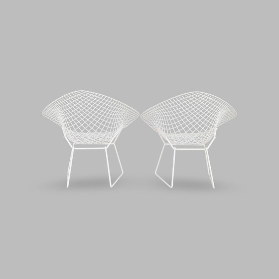Image 1 of Juego de 2 sillas Diamond de Knoll, diseño de Harry Bertoia, para jardín.