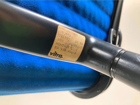Image 1 of Sedia Vitra EA208 in alluminio – Charles & Ray Eames