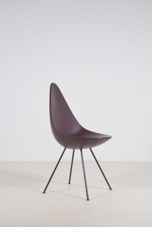 Silla Drop 3110 diseñada por Arne Jacobsen para Fritz Hansen, 2018