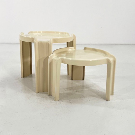 Image 1 of Zwei weiße Satztische von Giotto Stoppino für Kartell, 1970er Jahre