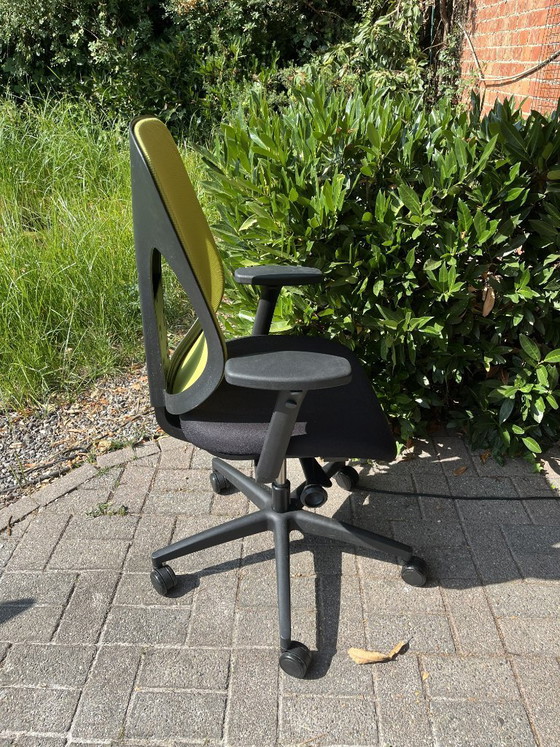Giroflex 353 - Office Chair 2nd Hand With Netweave Back, Chair 6 – Textile (photo 5 of 5)