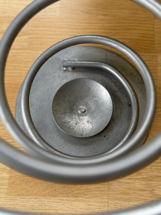 Image 1 of Porte-parapluies vintage en métal spiralé, style milieu du siècle / postmoderne années 80/90