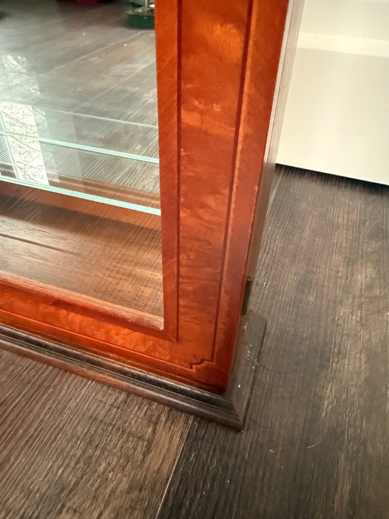Image 1 of Vitrine ancienne italienne en bois