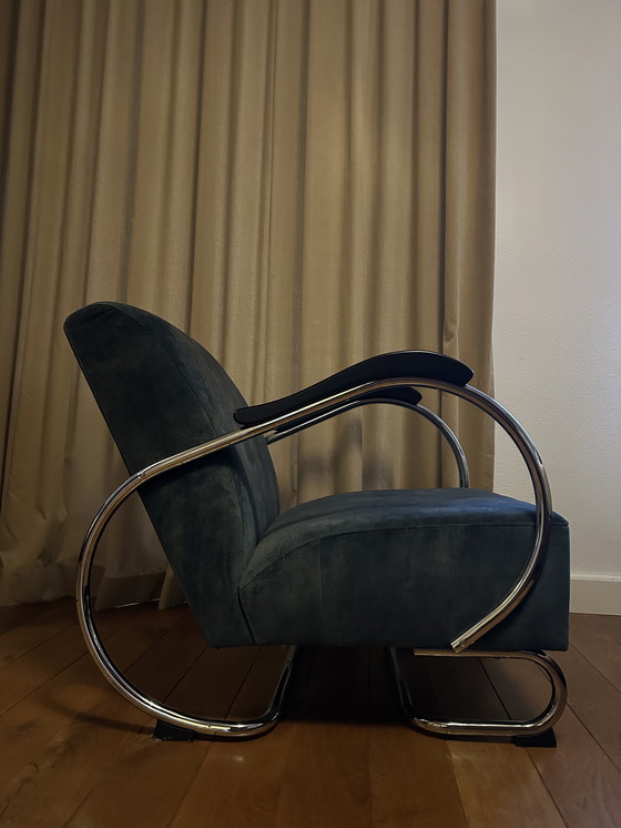 Image 1 of Sillón de terciopelo azul