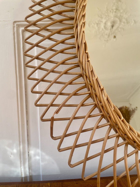 Image 1 of Miroir ovale en osier 