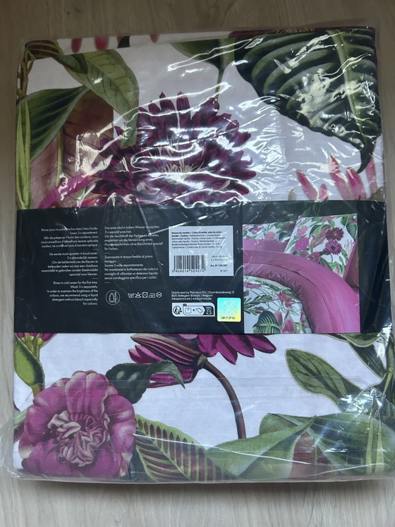 Image 1 of Dekbedovertrek Christian Lacroix garden fuchsia