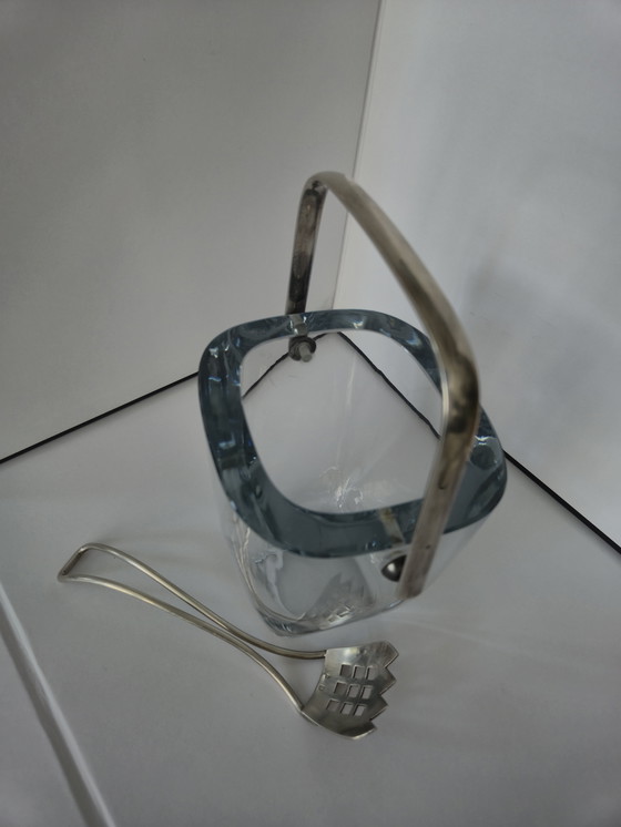 Image 1 of Seau à glace en cristal Strömbergshyttan avec pince d'origine - design scandinave 1950s