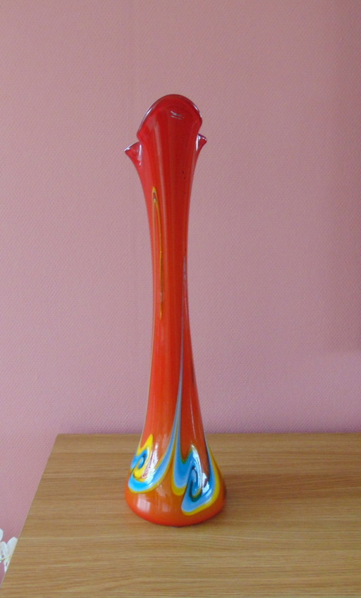 Vase aus mundgeblasenem Glas