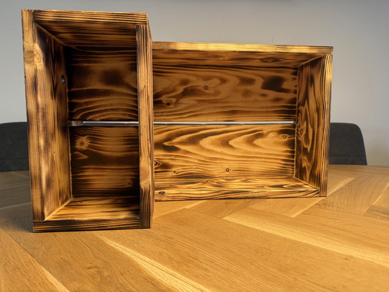 Image 1 of Armadietto/contenitore- Legno di abete rosso bruciato - Pezzo unico per interni