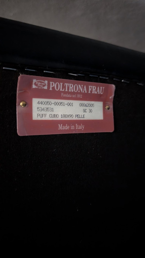 Image 1 of Poltrona Frau Puff Cubo