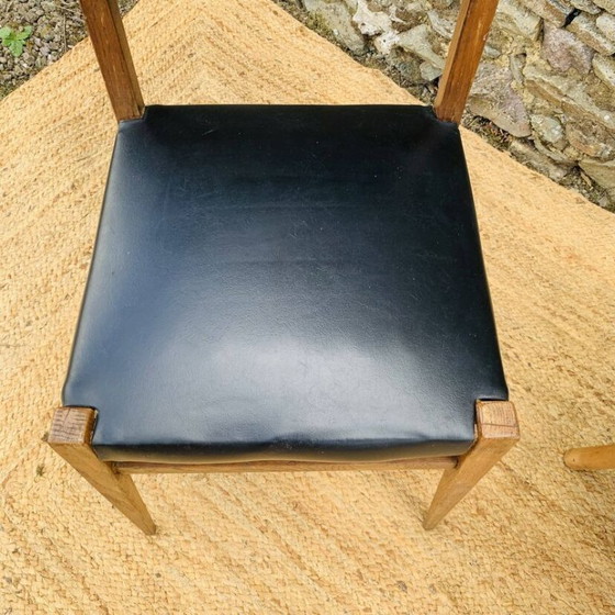 Image 1 of Ein Paar ungleiche Stühle