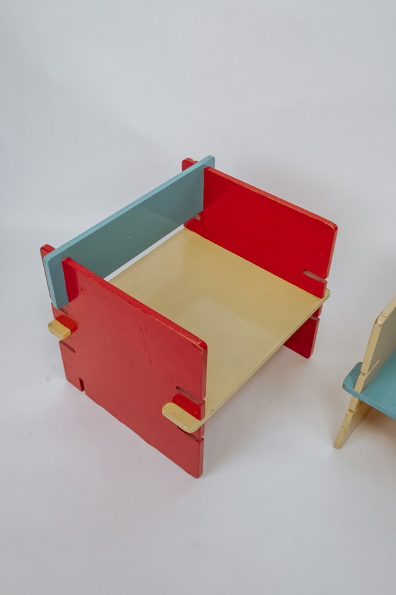 Image 1 of Set van 2 gekleurde vintage Montessori kinderstoelen of tafeltje