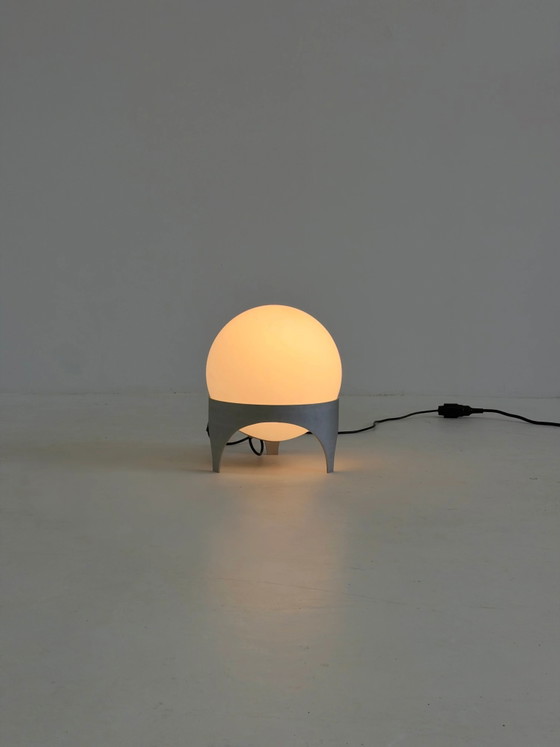 Lampada da tavolo Vintage Space Age con Globo in Vetro e Base in Alluminio – Lampade da tavolo (photo 9 of 12)