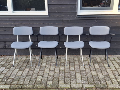 4 Ahrend de Cirkel Revolt chairs