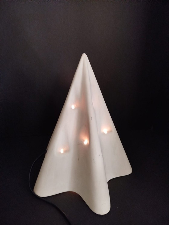 Image 1 of Lampe de table blanche de Noël. Hauteur : 29 cm.