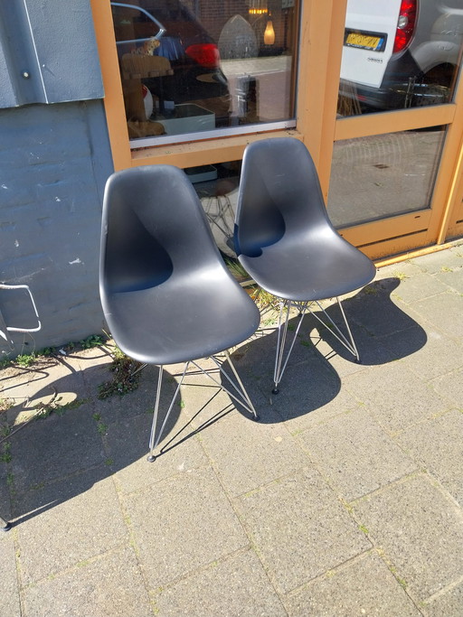 2 x Vitra DRS door Ray en Charles Eames april 2000